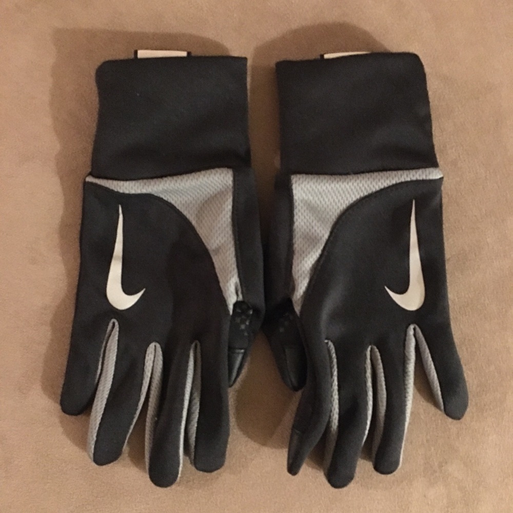 Nike gloves